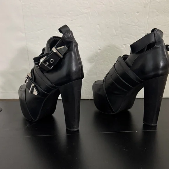 Jeffrey Campbell Black Platform Heels with Buckle Detail EU 40 - Picture 5 of 8